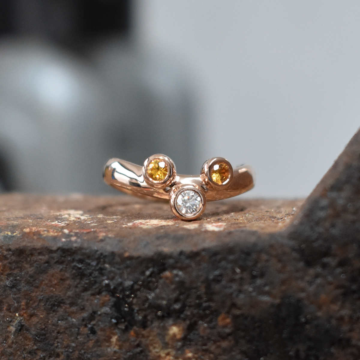 Verlovingsring Roodgoud Gele Saffier en Diamant
