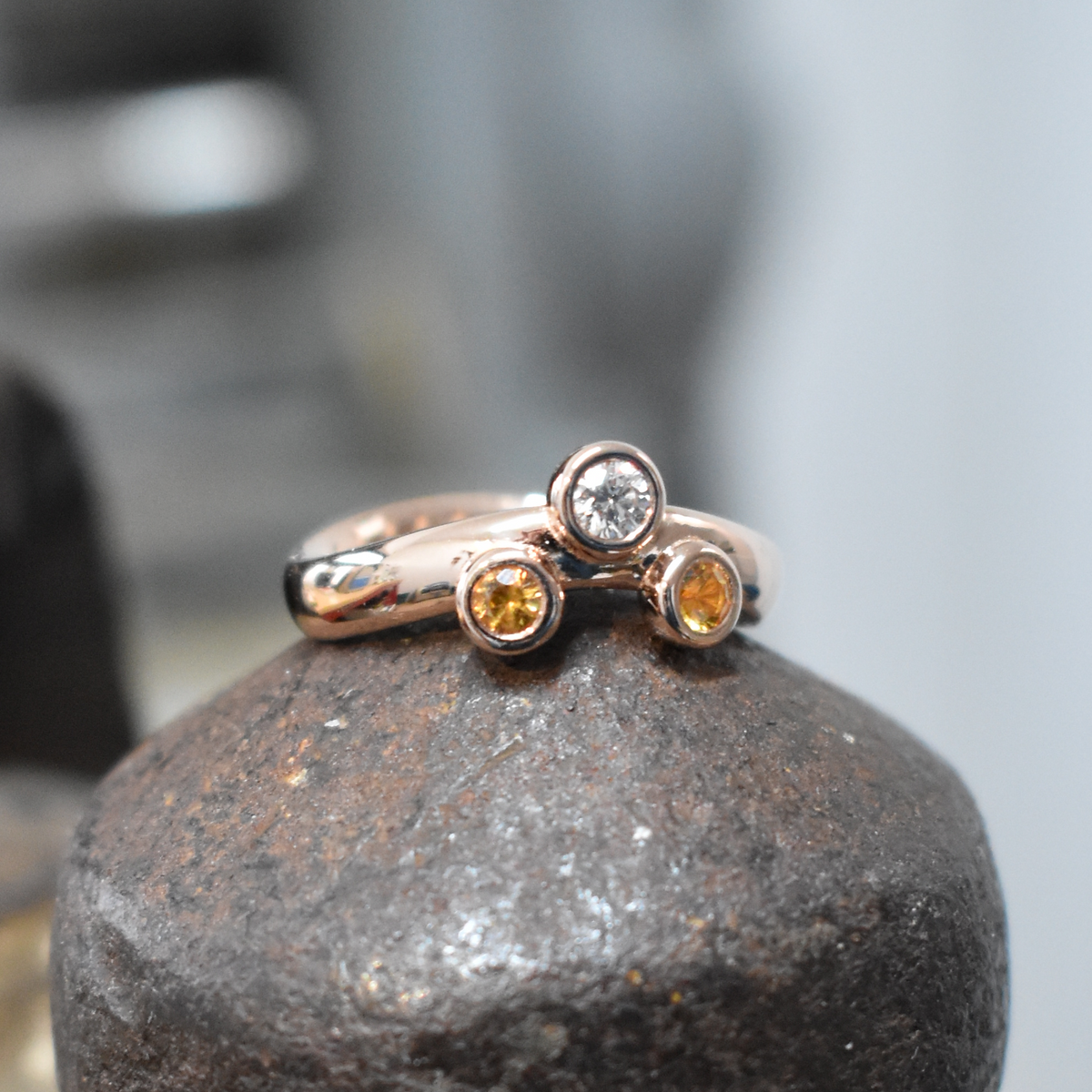 Verlovingsring Roodgoud Gele Saffier en Diamant