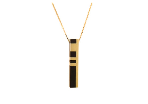 Hanger goud met ebbenhout naamhanger, design hanger, maatwerk sieraad, gouden houten hanger, ebbenhout hanger